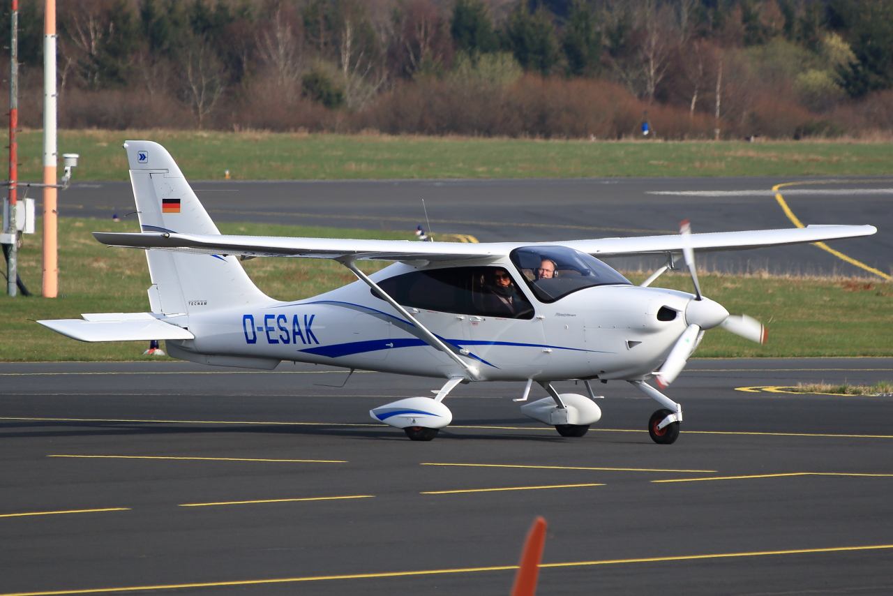 Privat, D-ESAK, Tecnam P2010 Mk.II. Siegerland (EDGS) am 21.03.2024