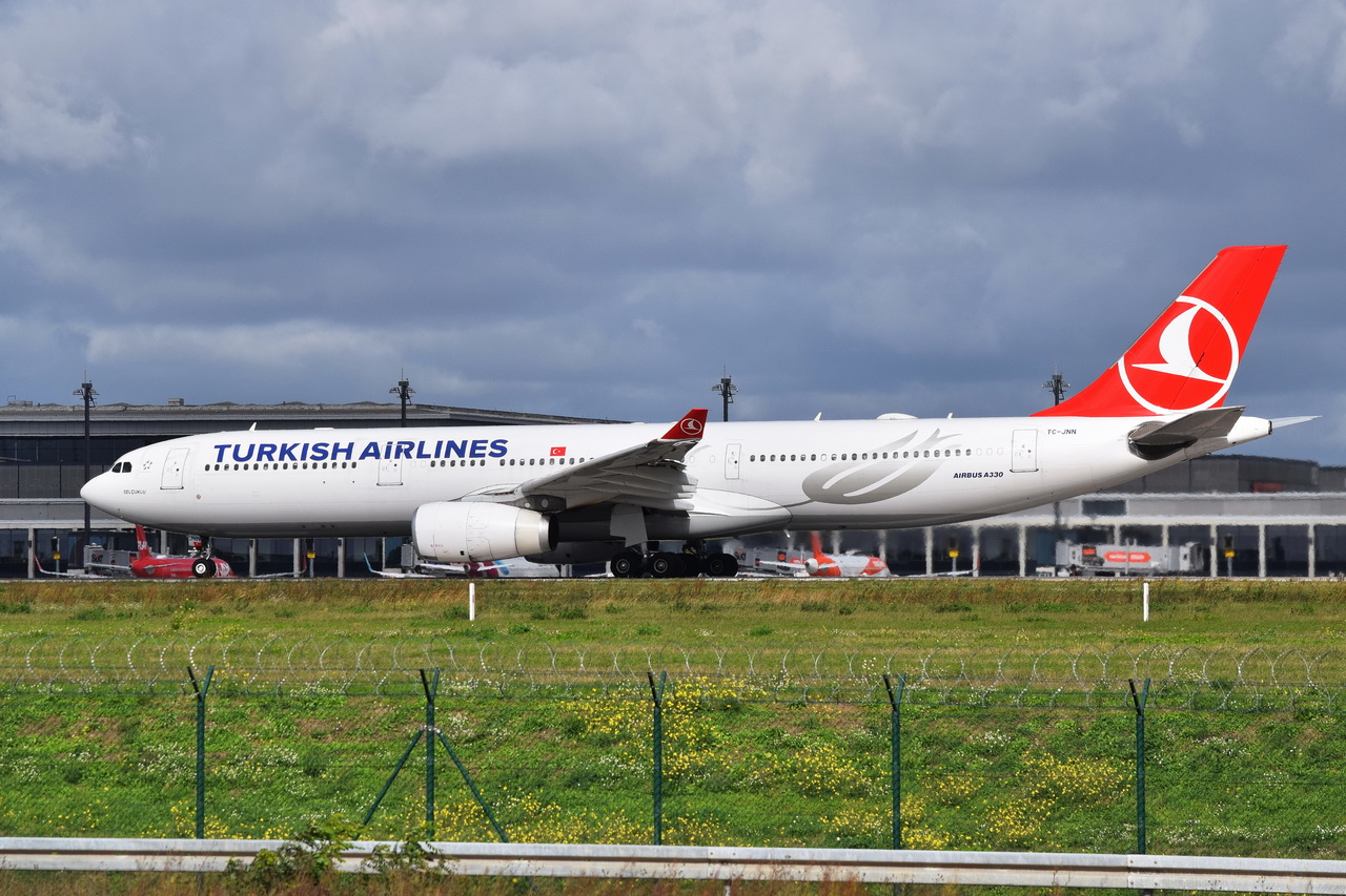 TC-JNN , Turkish Airlines , Airbus A330-343 , 18.09.2022 , Berlin-Brandenburg  Willy Brandt  , BER , 