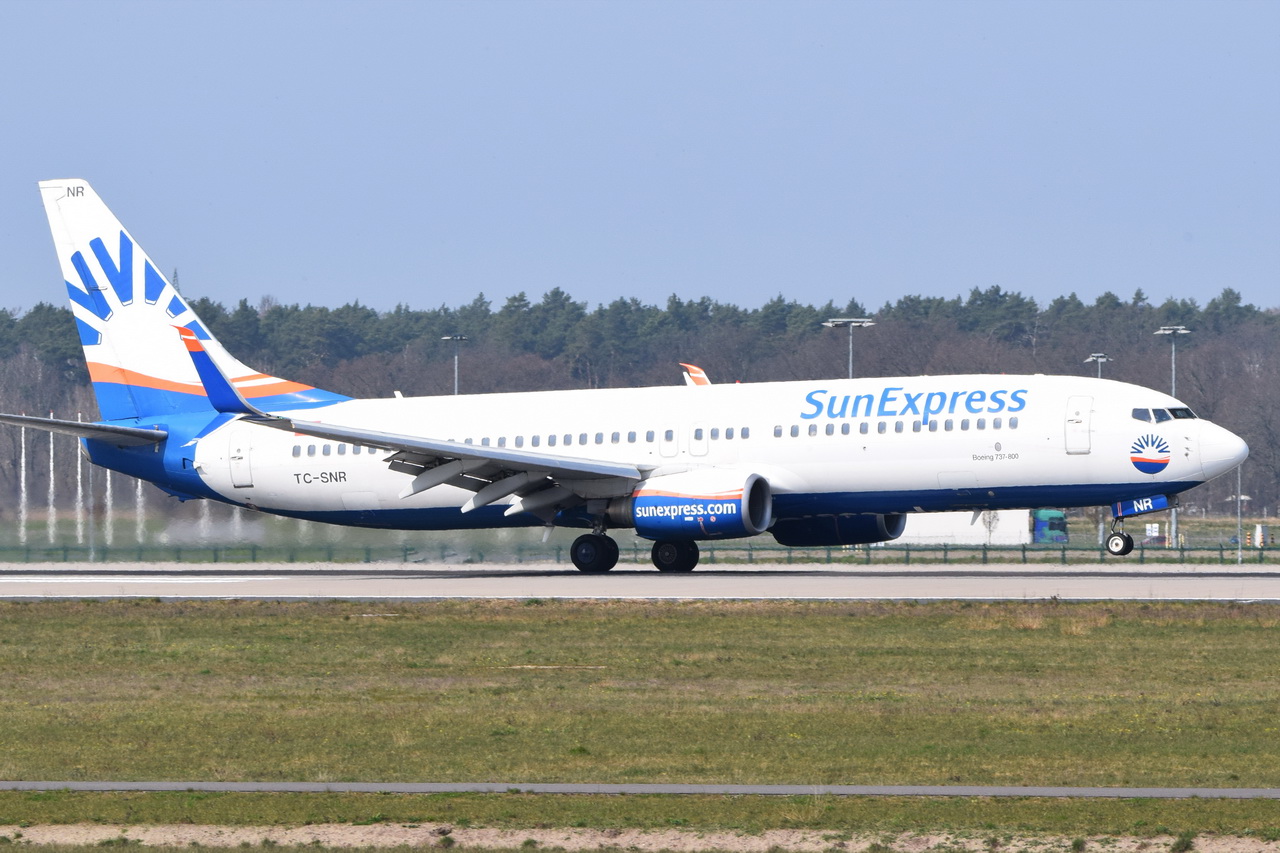 TC-SNR , SunExpress , Boeing 737-8HC(WL) , Berlin-Brandenburg  Willy Brandt  , BER ,10.04.2023 , 