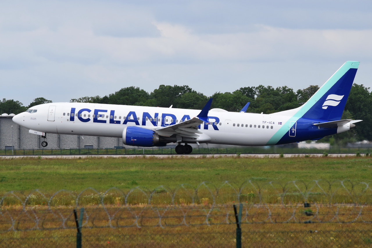 TF-ICA , Icelandair , Boeing 737-9 MAX ,  Berlin-Brandenburg  Willy Brandt  , BER , 24.05.2023 