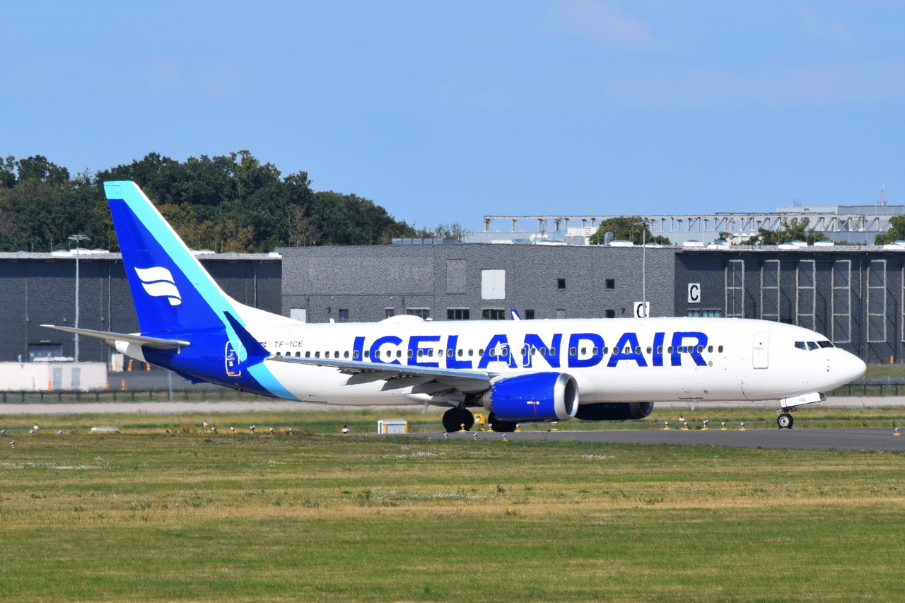 TF-ICE , Icelandair , Boeing 737-8 MAX , 04.09.2022 , Berlin-Brandenburg  Willy Brandt  , BER , 
