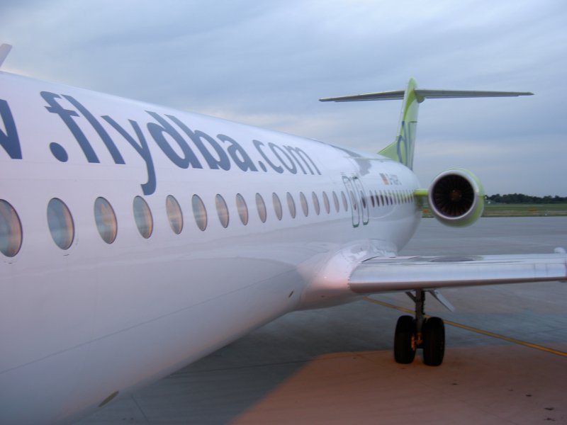 Ein Bild aus vergangenen Zeiten: Eine Fokker 100 auf dem
