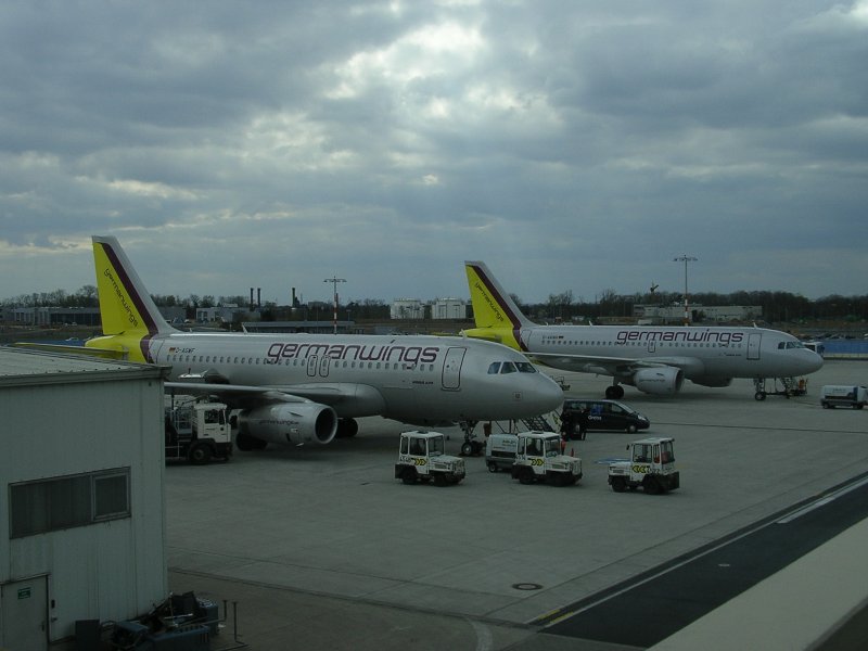 2x German Wings A 319 im Kln/Bonner Flughafen.(12.04.2008)