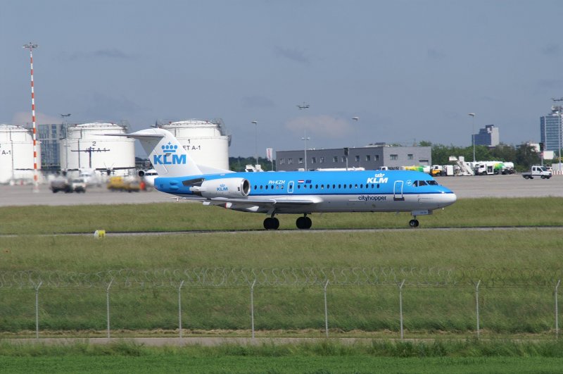 Eine Fokker der KLM CityHopper mit der Kennung PH-KZM aufgenommen