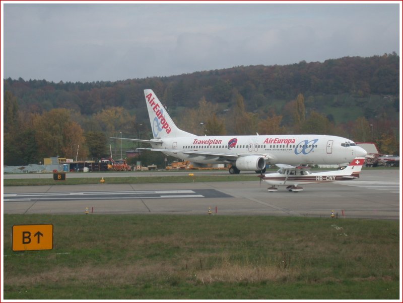 Boing 737-800 in Z�rich Flughafen (06.11.2004) 