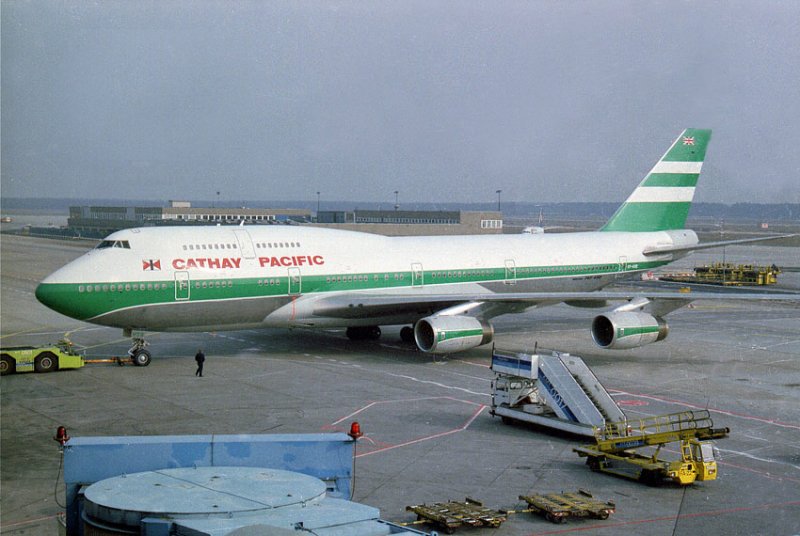 Boeing 747 der Fluggesellschaft CATHAY-PACIFIC aus Hongkong ist gerade in