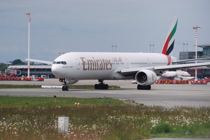 Kurz vor dem Start in Hamburg Fuhlsb�ttel die Boeing 777-300
