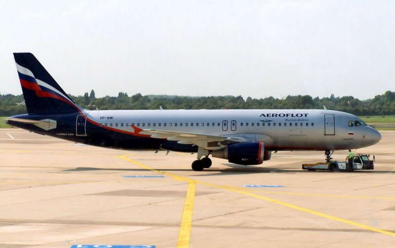 A-320 der Aeroflot auf dem Flughafen Dsseldorf am 08.09.2005