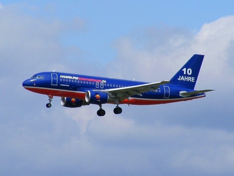 A319-100 D-AHIK in der Sonderlackierung 10 Jahre Hamburg International am