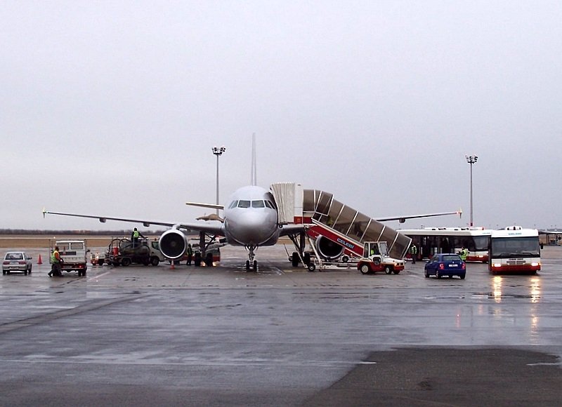 Airport Budapest-Ferihegy 22.01.2007 15:30 Uhr: Airbus A319 Germanwings ist p�nktlich
