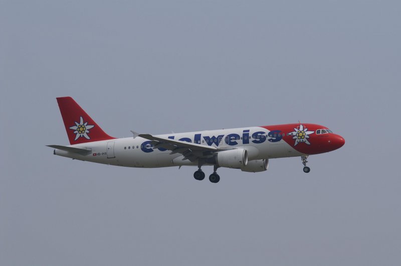 Ein Airbus A-320-214 der Edelweiss Air mit der Kennung HB-IHX