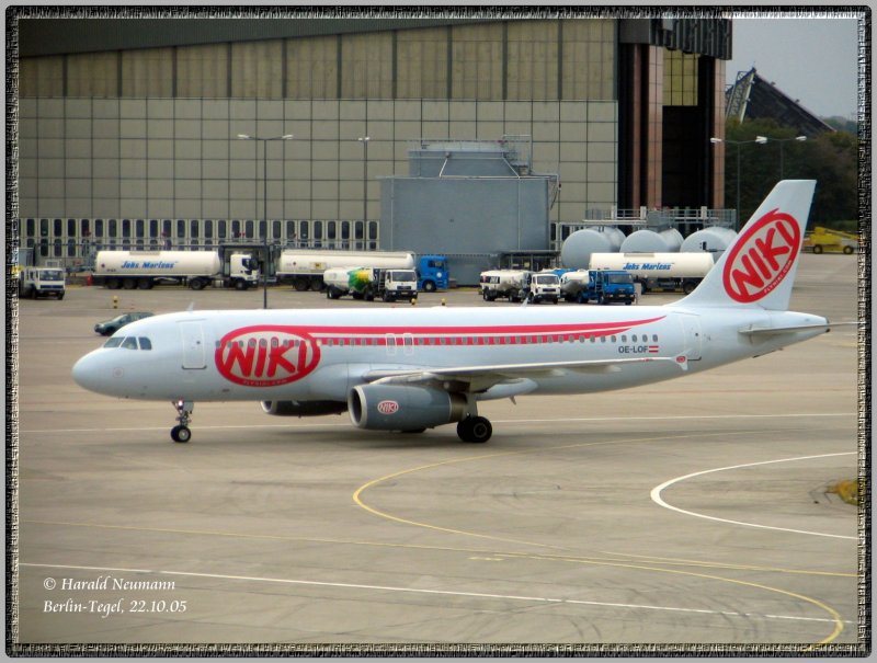 A 320 der �stereichischen Niki Airlines soeben gelandet in Flughafen