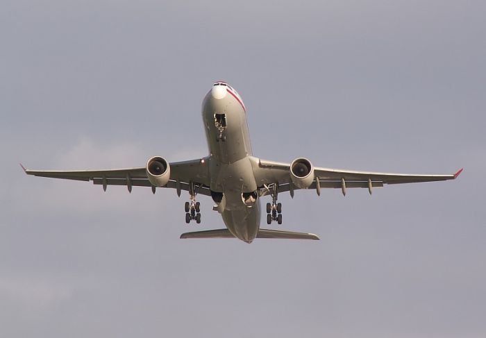 Kraftvoller Start dieses Airbus A330 der LTU. Nach einem Vogelschlag