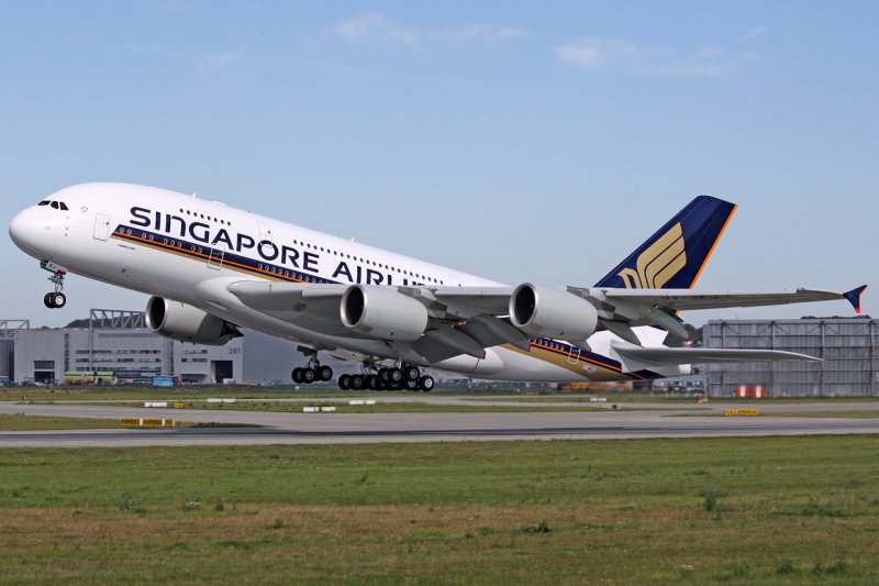 Singapore Airlines Airbus A380-841 F-WWSG c/n 45. Wird 9V-SKJ in
