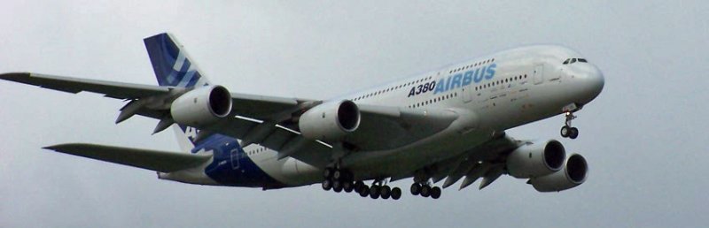 Erste Landung einer A380 auf den Airport Hamburg bei