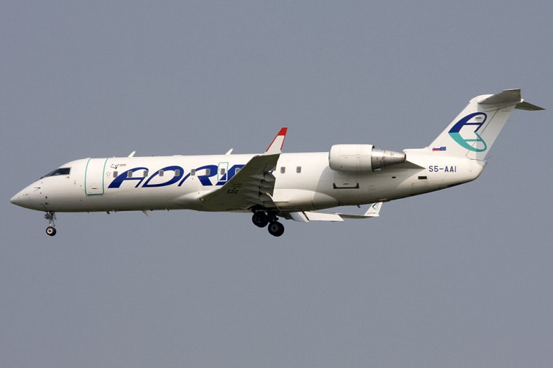 Adria Airways, S5-AAI, Bombardier, CRJ-200, 01.05.2009, FRA, Frankfurt, Germany 

