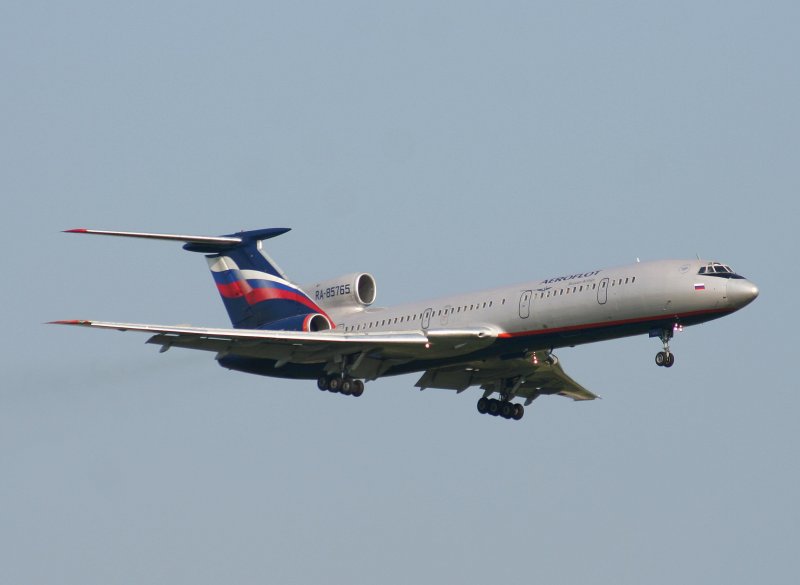 Aeroflot Tu-154M RA-85765 im Landeanflug auf den Flughafen Berlin-SXF am 26.07.2008