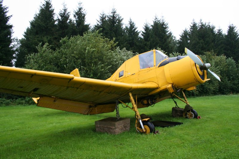 Agrarflugzeug Let Z-37 D-ESSJ in der Luftfahrtausstellung bei Hermeskeil im strmenden Regen im Jahr 2007