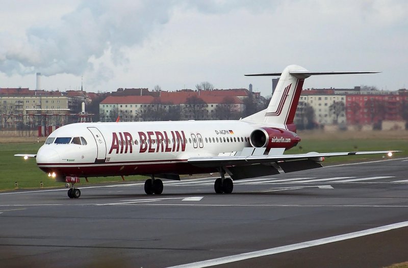 Air Berlin Fokker 100 D-AGPH THF 31.12.08 Erstlandung einer Air Berlin Fokker 100 in THF