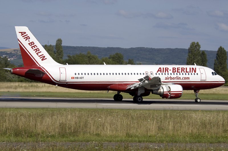 Air Berlin, HB-IOT, Airbus, A320-214, 30.07.2009, BSL, Basel, Switzerland

