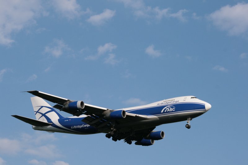 Air Bridge Cargo VP-BIJ Boing 747-200 im Juni 2009 im Anflug auf Frankfurt / Main Flughafen.