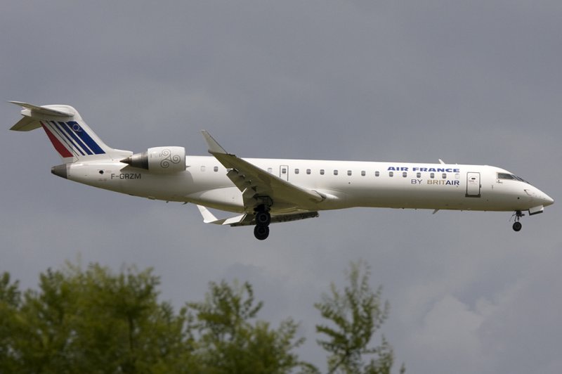 Air France - Brit Air, F-GRZM, Bombardier, CRJ-700, 31.05.2009, CDG, Paris-Charles de Gaulle, France


