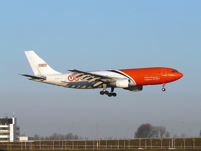 Airbus von TNT im Anflug auf Amsterdam. Das Bild stammt vom 14.02.2009