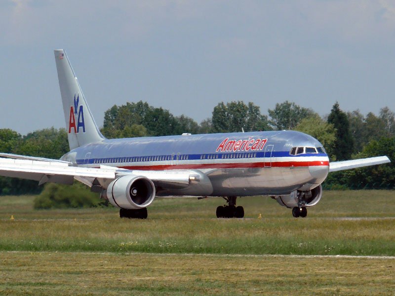 American Airlines B 767 N39367 Landung Runway 14 auf dem Flughafen Zrich