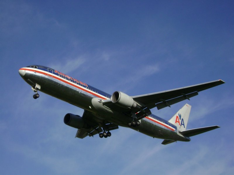 American Airlines Boeing 767-300 vor Landung auf Piste 14 in ZRH (7.8.08).