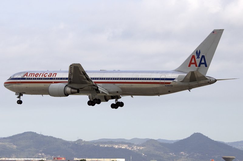 American Airlines, N380AN, Boeing, B767-323ER, 21.06.2009, BCN, Barcelona, Spain 

