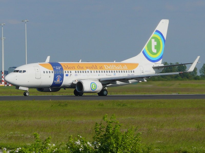 PH-XRA von Transavia mit neuer Sonderbemalung Delfsail 2009 in Amsterdam