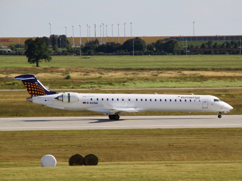 Bei der  Amberg  (D-ACNA) von Eurowings handelt es sich um eine CRJ-900 Next Generation. Hier ist die Maschine am 13.7.2009 in Leipzig gelandet.
