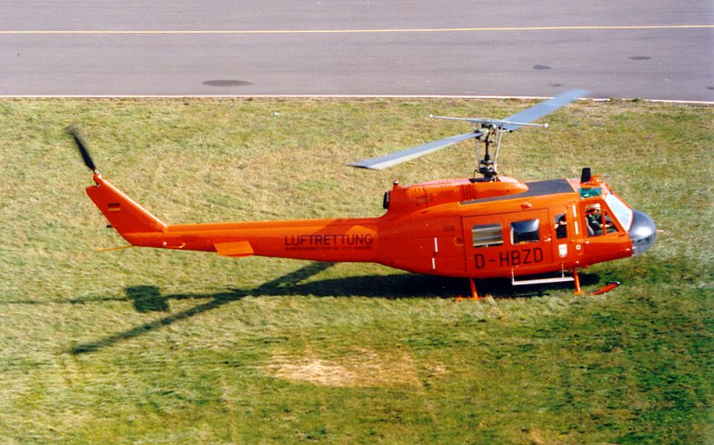 Bell UHI-D Luftrettung (damals BGS), Kennzeichen D-HBZD, in Bonn-Hangelar - September 1992