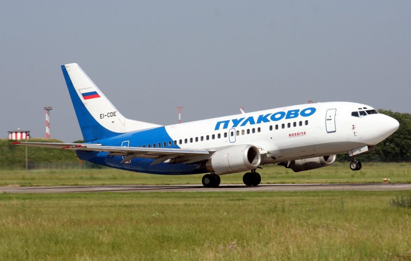 Rossiya B 737-548 EI-CDE beim Start auf der ehemaligen Nordbahn
