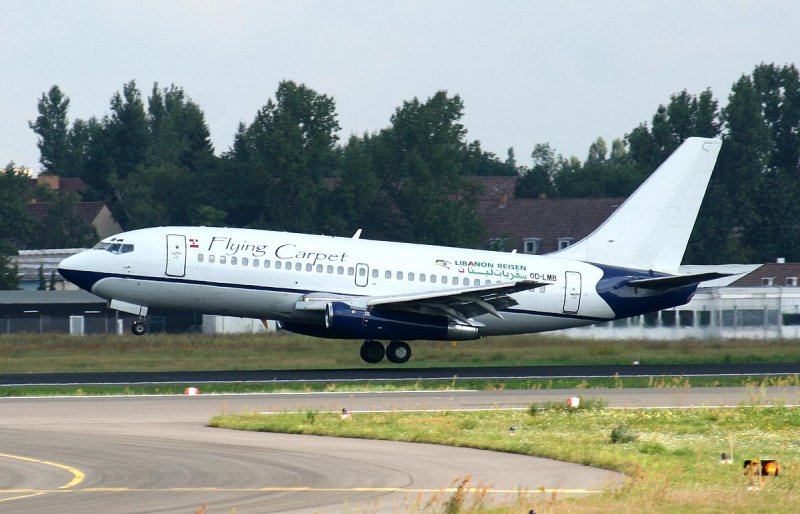 Flying Carpet B 737-232 OD-LMB bei der Landung in Berlin-Tegel