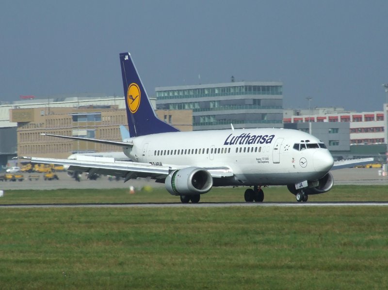 Boeing 737-500  Bad Segeberg  der Lufthansa bei der Landung in Stuttgart am 30.08.2008.