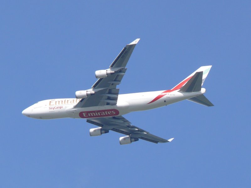 Boeing 747 von Emirates kurz nach dem Start von Lttich-Bierset ber Vis fotografiert. Aufgenommen am 04/10/2008 um 13:04 Uhr.

