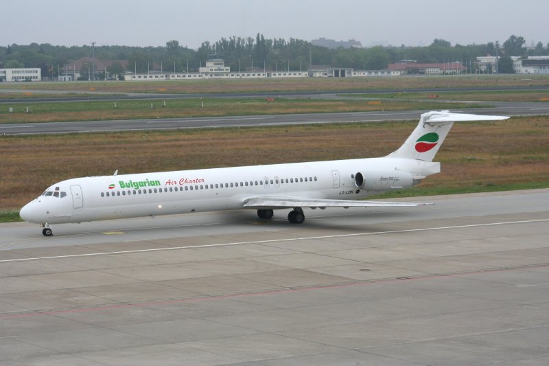 Bulgarian Air Charter McDonnel Douglas MD-82 LZ-LDK nach dem Pushback am 28.06.2009 auf dem Flughafen Berlin-Tegel