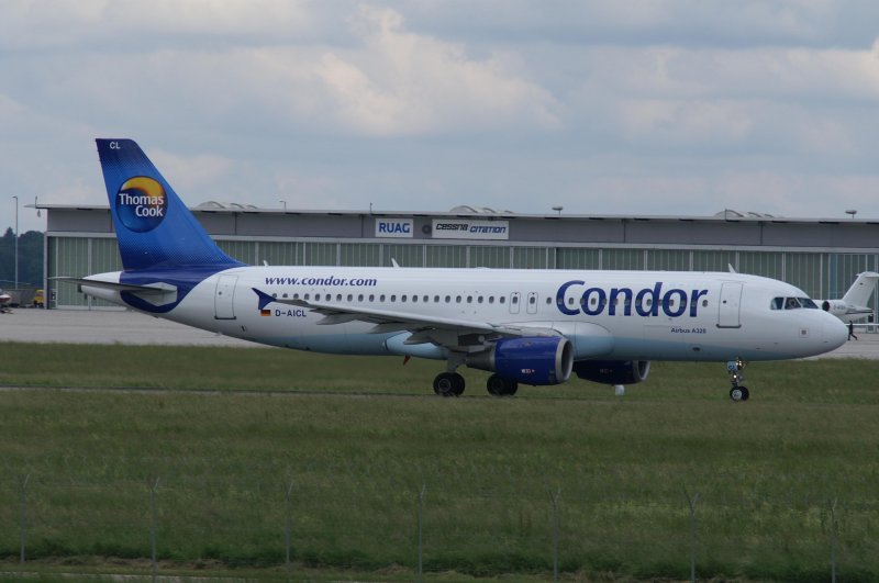 Ein Airbus A320 der Condor mit der Kennung D-AICL aufgenommen