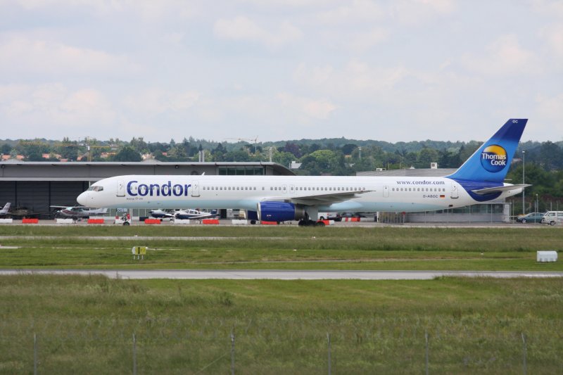 Reg.: D-ABOC Hersteller: BOEING Typ: 757-330 Serien Nr.: 29015 Baujahr:
