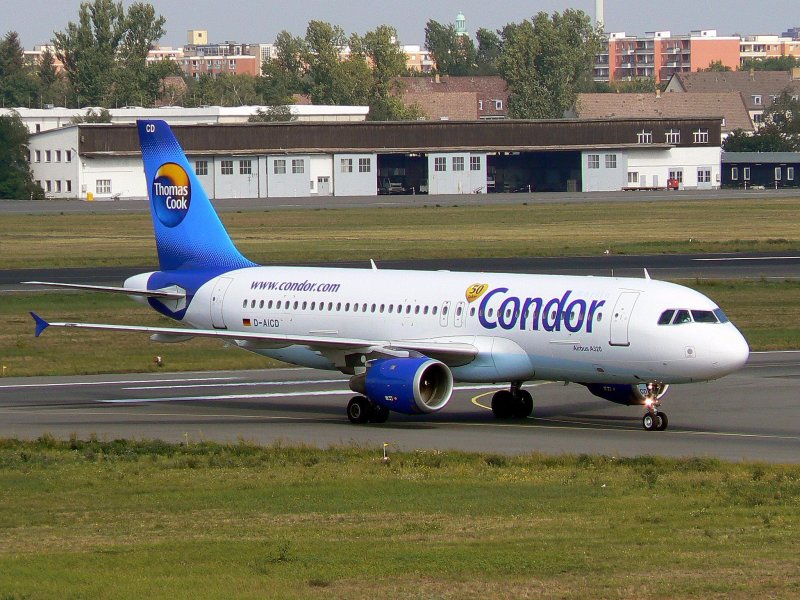 Condor A 320-212 D-AICD am 16.09.2006 auf dem Flughafen Berlin-Tegel