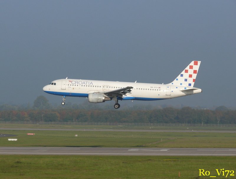 Croatia. 9A-CTJ. Flughafen Dsseldorf. 11.10.2008.