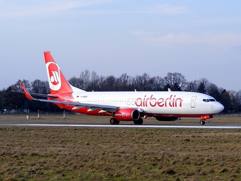 D-ABBE, eine 737-800 der Air Berlin, beim Takeoff am 4.3.2009 in Hannover.
