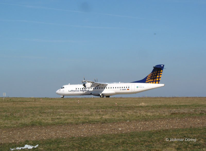 D-ANFK Aerospatiale ATR-72 der Fluggesellschaft Lufthansa Regional begibt sich auf dem Flughafen Dresden-Klotzsche zum Start als Flug LH 861 nach Dsseldorf ; 12.03.2007
