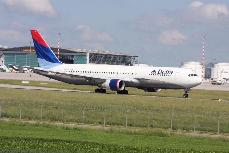 Reg.: N394DL Hersteller: BOEING Typ: 767-324ER Serien Nr.: 27394 Baujahr: