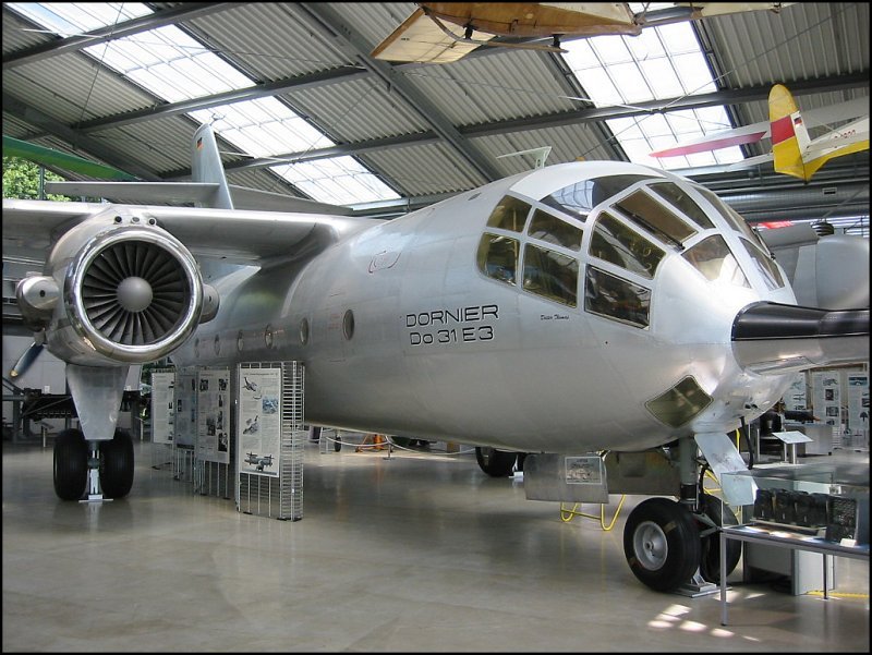 In der Au�enstelle des Deutschen Museums in der Flugwerft Schlei�heim