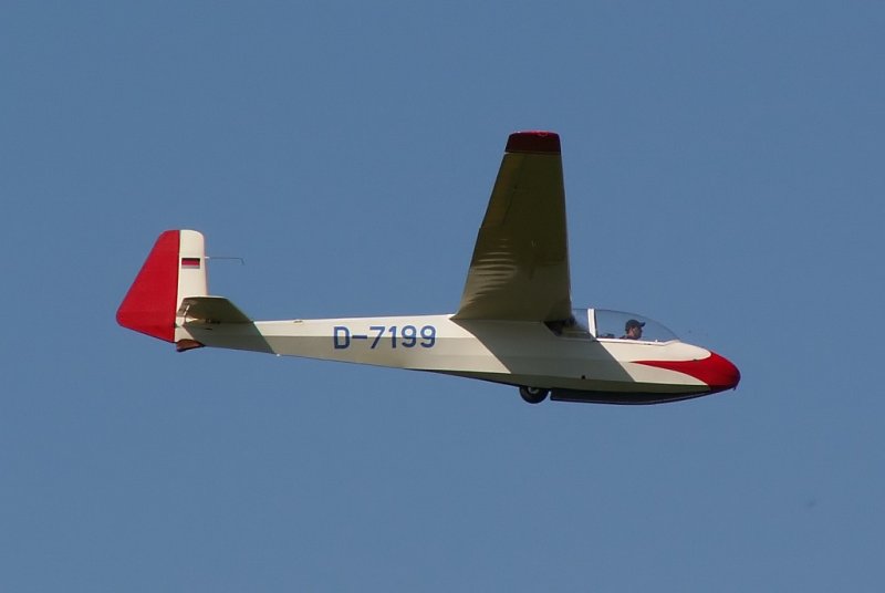 Diese Ka7 nahm an einem Segelkunstflug-Lehrgang in Dinslaken teil. Das Foto stammt vom 14.04.2007
