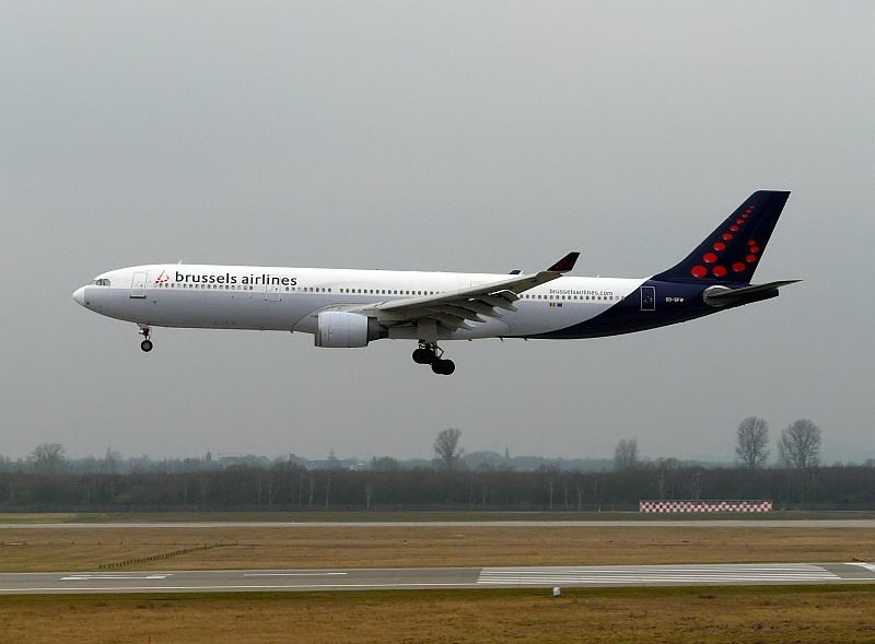 Dieser A330 von SN Brussels kommt zur Wartung nach Dsseldorf. Das Bild stammt vom 01.03.2009