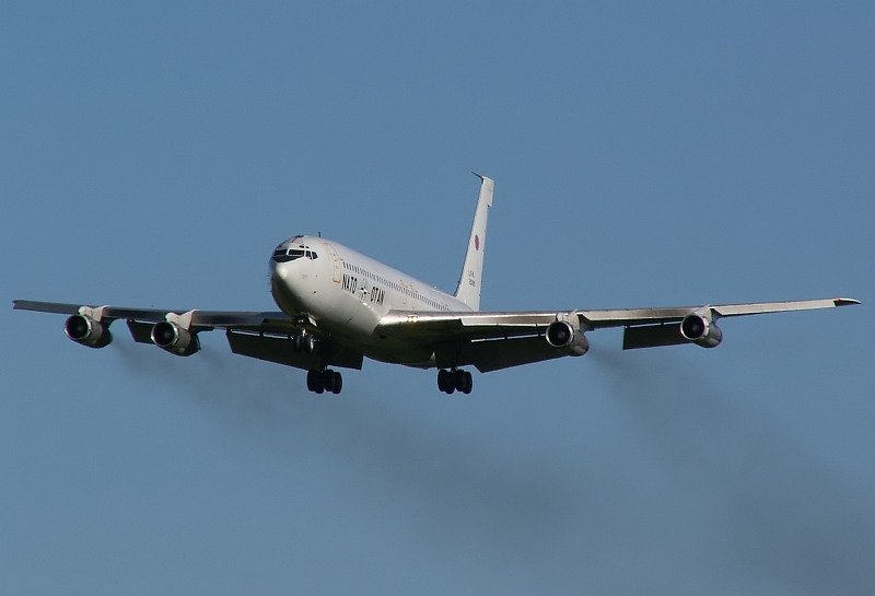 Dieses TCA auf Boeing 707 Basis kehrt nach einer Mission nach Geilenkrichen zurck...traumhaft, diese  Ladies  noch fliegen zu sehen und zu hren...das Foto stammt vom 18.10.2007