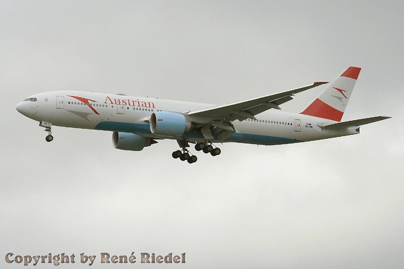 P�nktlich 9:15 Uhr am 5.9.2007 setzte die Boeing 777-2Z9 ER